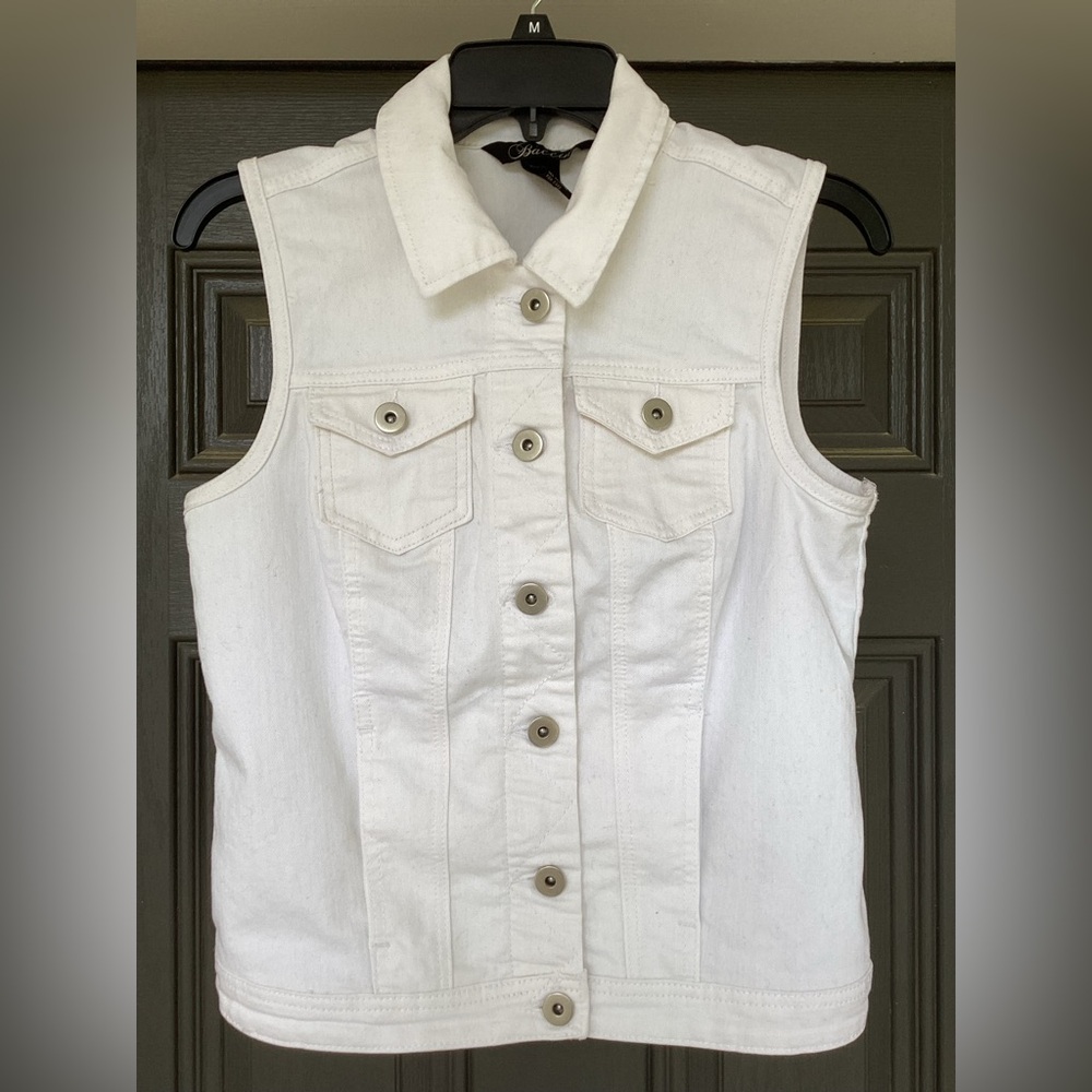Woman’s White Sleeveless Denim Vest